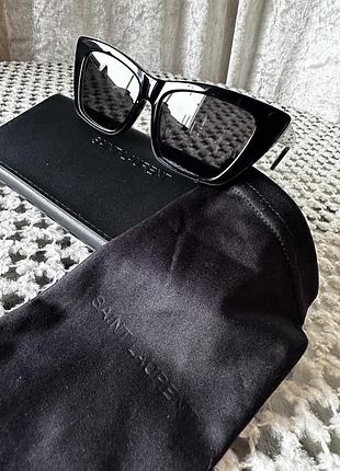 Сонцезахисні окуляри saint laurent