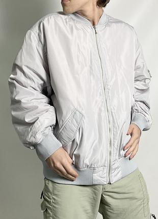 Бомбер ma-1 оригінальний h&m сіра срібляста куртка тепла зимова , як пуховик харік supreme carhartt the north face alpha industries