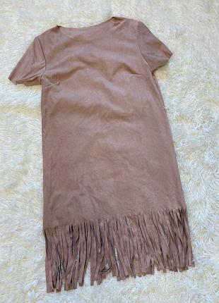 Рожева сукня з бахромою
