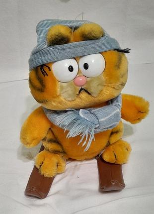 Garfield, korea - мягкая плюшевая игрушка, винтажная 1981 р -кот гарфилд на лыжах, в шапке и с шарфом - 30 см