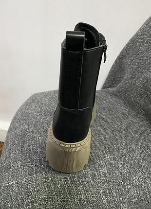 Жіночі шкіряні черевики