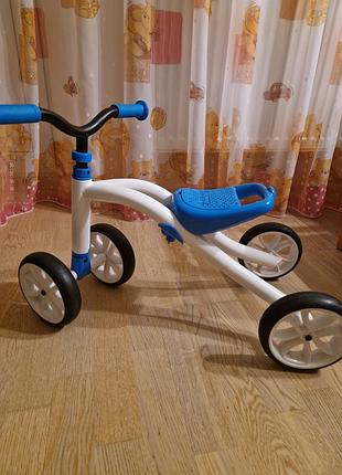 Металлический четырехколесный беговел chillafish quadie