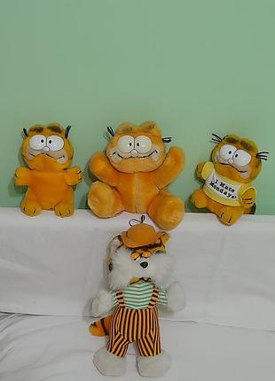 Garfield  , кorea 1981 р. - м'яка , плюшева  іграшка , вінтажна - 14 см , 15 см , 20 см , 27 см