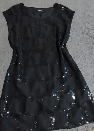 Платье с пайетками