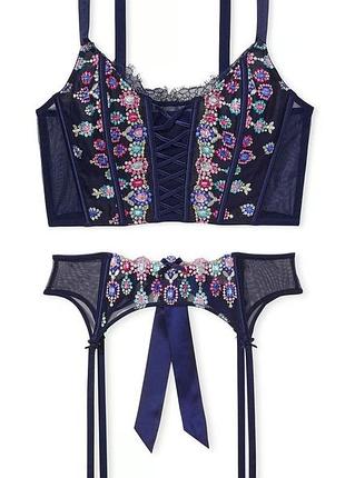Шикарный комплект белья с вышивкой victoria's secret