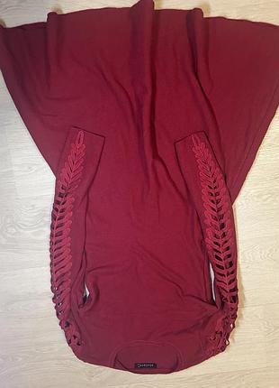 Плаття вʼязане червоне, з дуже гарними рукавами. плаття до колін