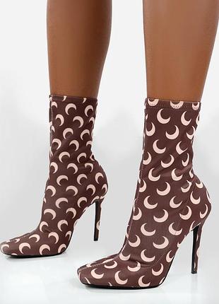 Чоботи-панчохи