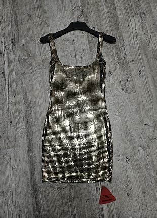 Платье в блестках