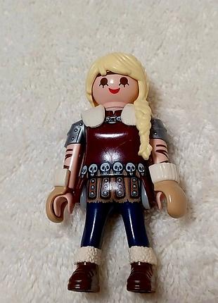Фигурка астрид playmobil из серии, как укротить дракона,