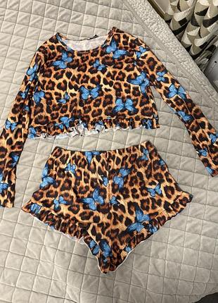 Костюм шорты и лонгслив, леопардовый принт с бабочками в рюшах