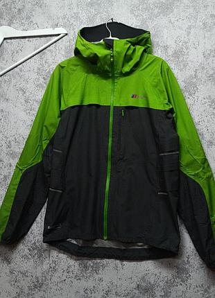 Куртка від бренду berghaus vapour storm