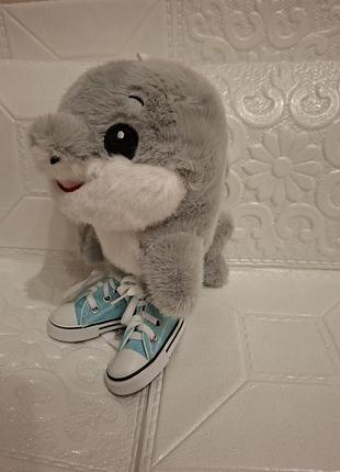Мягкая акула в кроссовках 20 см тралалеро тралалала
