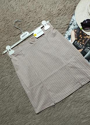 Хорошая юбка в гусиную лапку с небольшими разрезами