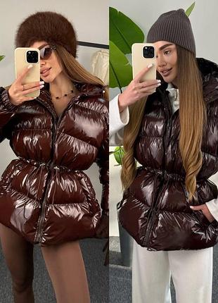 Шоколадный глянцевый пуховик оверсайз тренд 2025/26, состояние новое»
