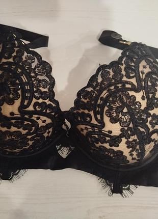 Бюстгальтер