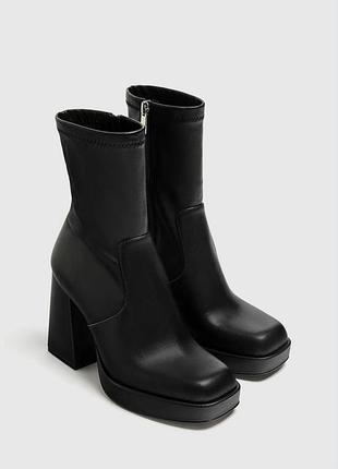 Чорні черевики на підборах, чоботи на платформі