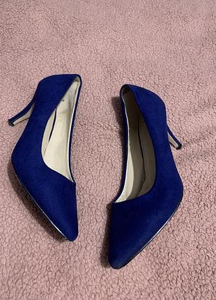 Сині туфельки човники