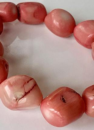 Розкiшний масивний браслет з ніжно-рожевих коралiв