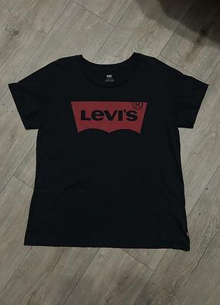 Футболка жіноча