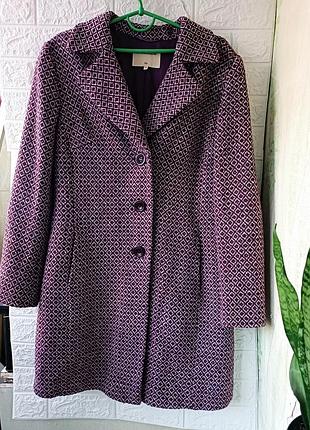 Красивое женское пальто