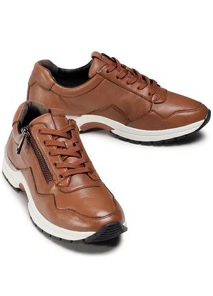 Кожаные женские кроссовки