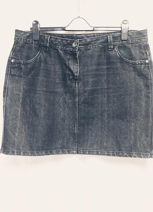 Юбка джинсовая! цвет черный!
размер xxl