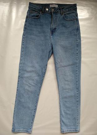 Джинсы из плотного денима