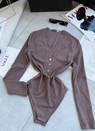 Стильний жіночий ангоровий боді в рубчик з довгим рукавом на ґудзиках та з гарним декольте