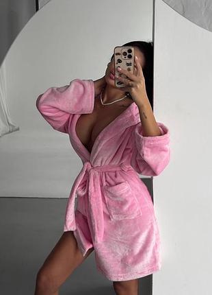 Ніжний жіночий махровий халат укорочений на запах з кишенями та поясом у комплекті прямого крою