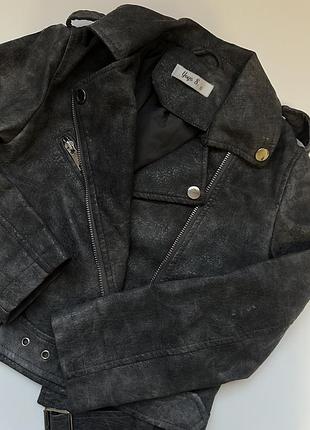 Шкіряна комаха для дівчинки