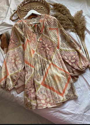 Сукня -трапеція плісе