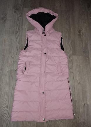 Теплый жилет с капюшоном