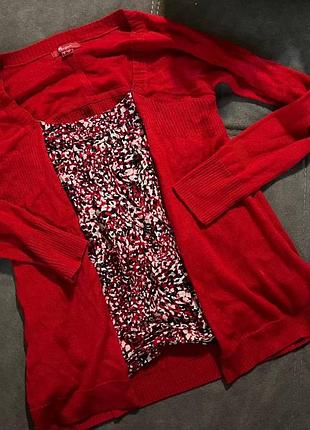 Красный свитерок с блузой