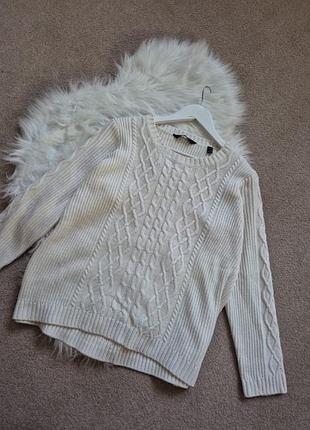 Женский свитер с содержанием шерсти