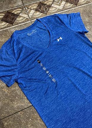 Нова футболка under armour