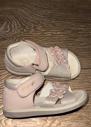 Босоніжки шкіряні 14,7 см