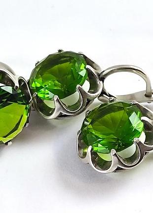 Серебряный набор с камнем: кольцо и серьги. 925 проба.