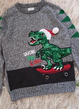 Свитер с динозавром