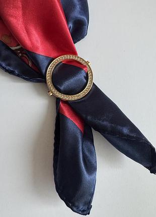 Пряжка для шарфів