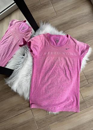Спортивна футболка nike