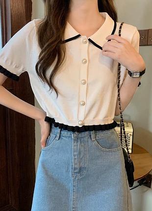 Вінтажний топ з комірцем в стилі ретро