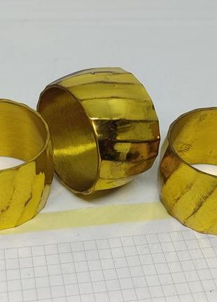 3 кольца для салфеток. тяжеленькие.