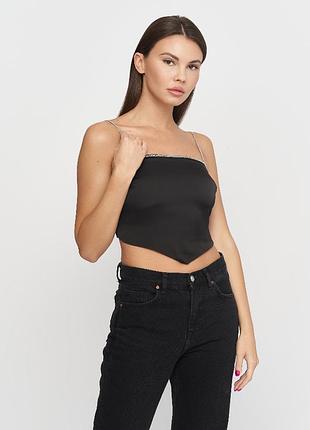 Атласный черный топ со стразами