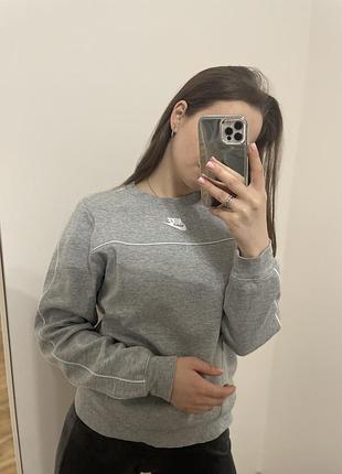 Дуже приємний сірий спортивний світшот nike xs
