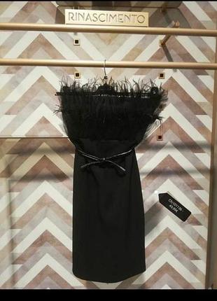 Платье с перьями