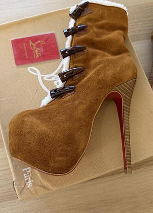 Черевики christian louboutin з натуральної замші в рудому кольорі