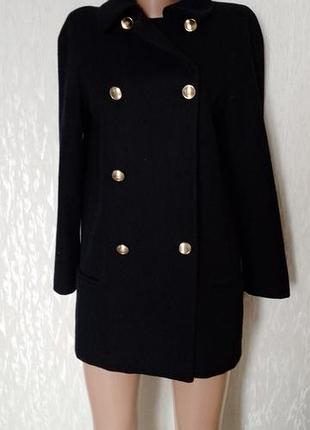 Фірмове пальто в ідеальному стані