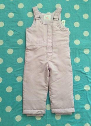 4-5 рок., childrens place. primark зимний комбинезон. отлично защитят от снега, ветра, мороза и дождя. не массивные, очень легкие и в то же время теплые,