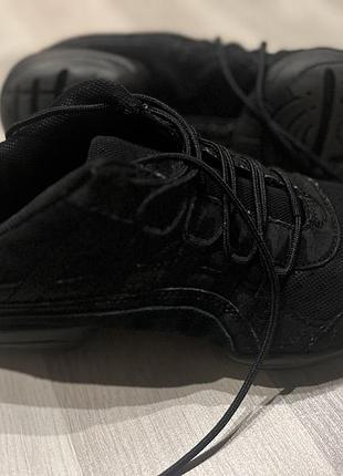 Взуття танцювальне жіноче чорне (джазівки) capezio