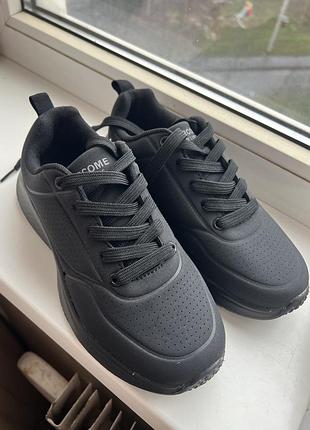 Кросівки жіночі 36 р.